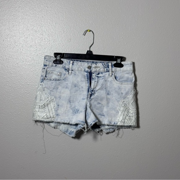 Jessica Simpson Women Denim Cherish Short Blue Shorts Size 28. - Picture 1 of 9
